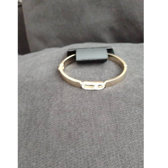 Beautiful bangle bracelet with cubic zirconia accent - Picture 3 of 3